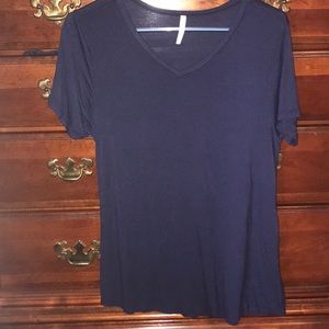 Active USA vneck